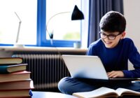 Edukacja domowa – zdjęcie chłopca uczącego się w domu EDUKACJA DOMOWA